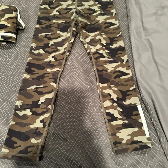 Zyia Soft N Snug Camo Set - Picture 5 of 7